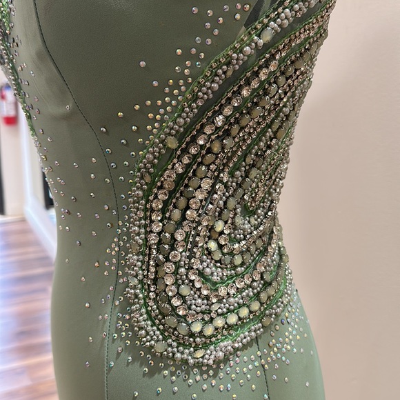 32467 Lara Green Prom Dress - Picture 7 of 8